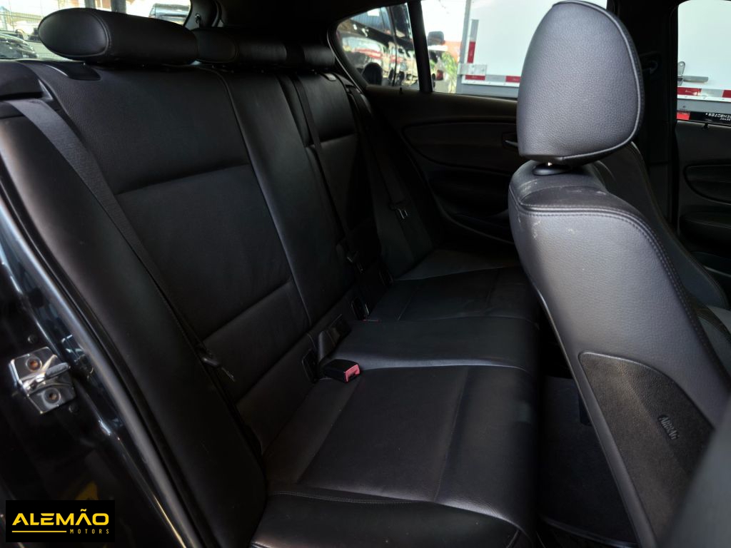 BMW 130i